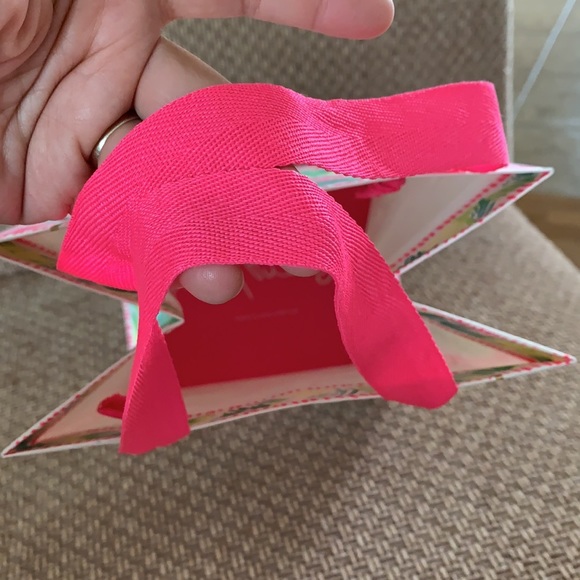 Lilly Pulitzer Paper Gift Bag - Picture 4 of 7